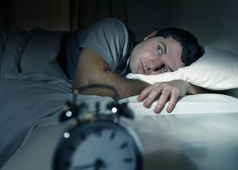 بی خوابی احتمال حمله قلبی را زیاد می کند