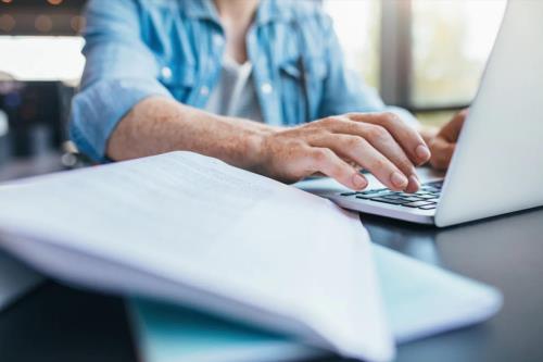 استخدام و کاریابی حرفه ای باش