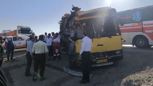 واژگونی اتوبوس در جاده فیروزکوه حدود ۲۰نفر مصدوم شدند