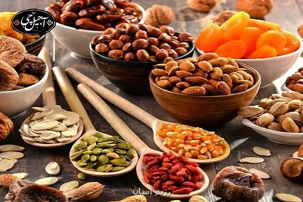 از مصرف بیش از اندازه آجیل و شیرینی بپرهیزید